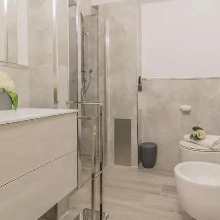Апартаменты Amazing Life House *